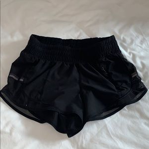 Lululemon shorts, hotty hot